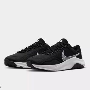 Nike Men's Legend Essential 3 - Black/White Size 9